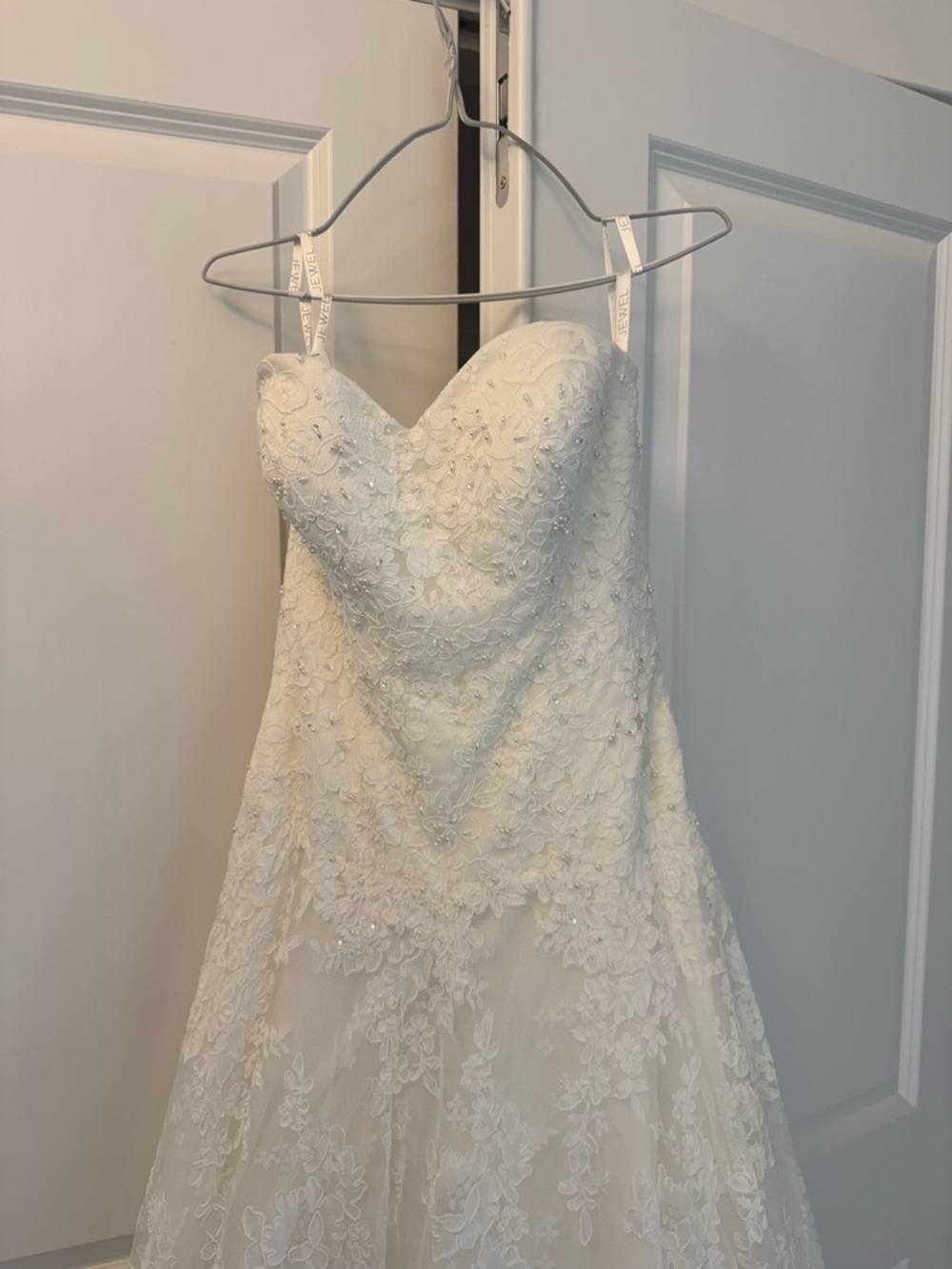 David’s Bridal Allover Beaded Ball Gown Wedding Dress
STYLE# WG3841 - Picture 4 of 7